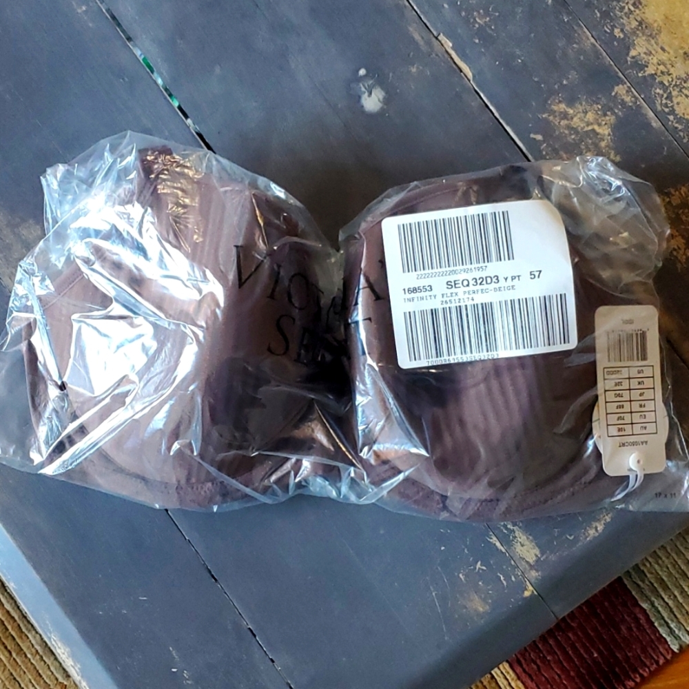 BRAND NEW NEVER BEEN WORN. Victoria Secret Perfect Shape Brown 32 DDD